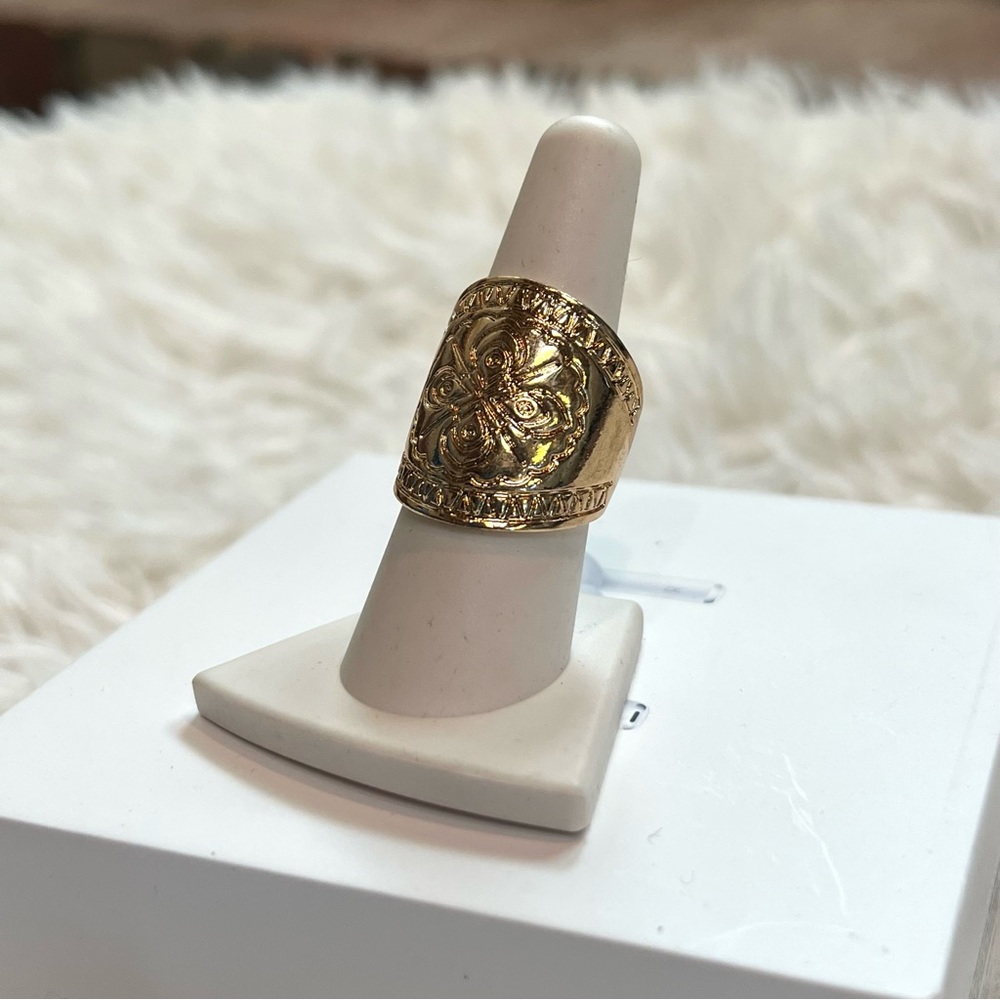 Solid, Unique, Gold Tone Statement Ring Wm’s Size… - image 3